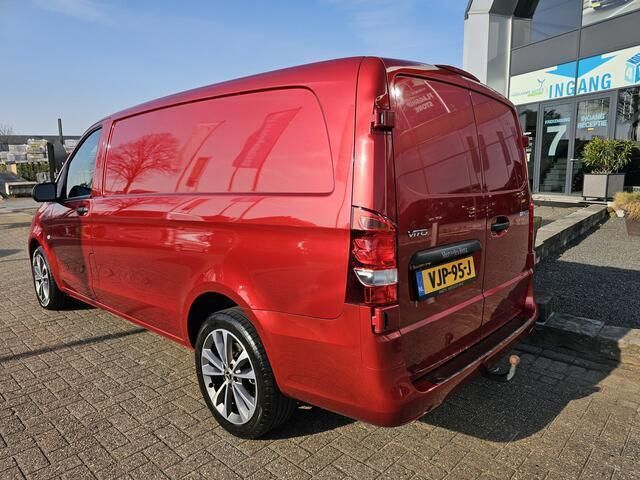 Occasion Mercedes Vito 165 PK (121 kW) 2021 Rood Van