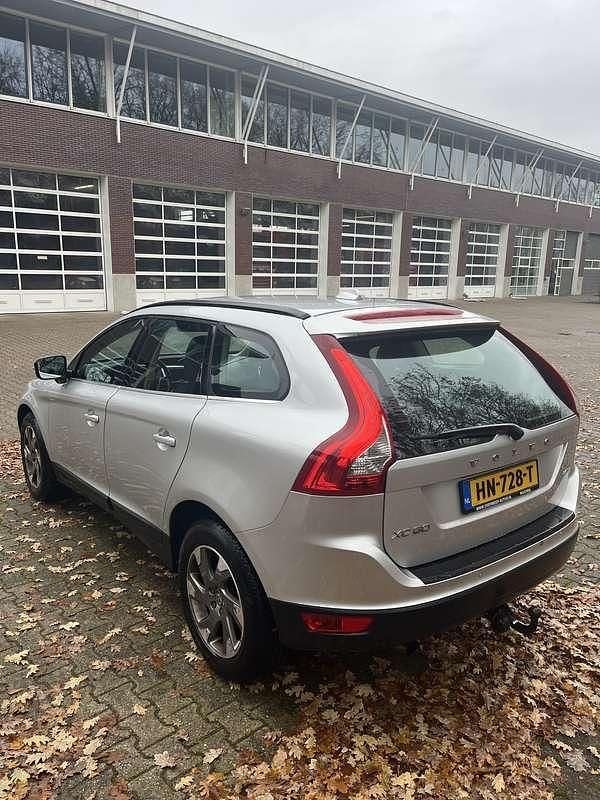 Grijs Occasion 2010 Volvo XC60 R-Design SUV | € 6.850 (Goede deal) - Afbeelding 1/4