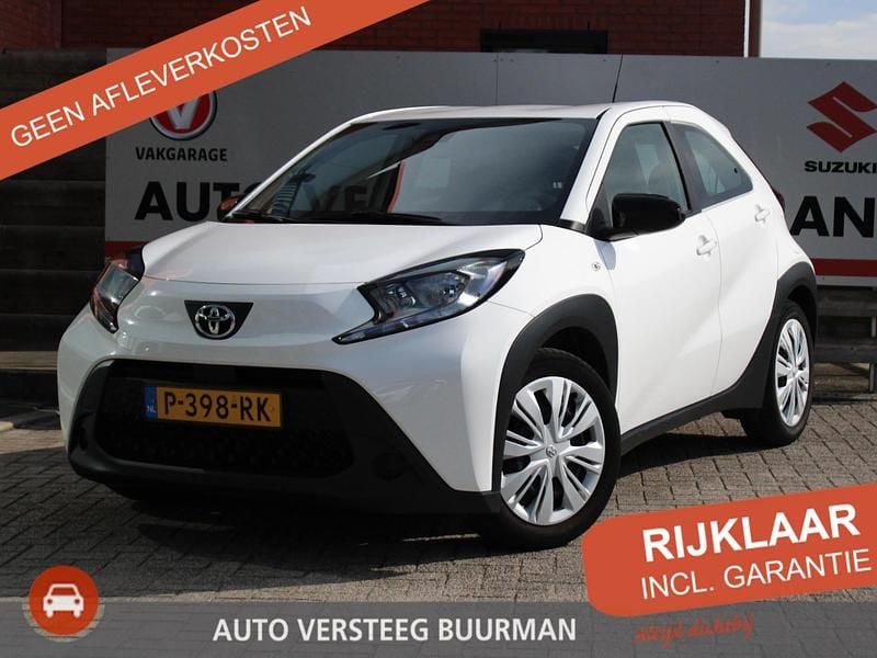 Wit Occasion 2022 Toyota Aygo X Play SUV | € 14.750 (Goede deal) - Afbeelding 1/4
