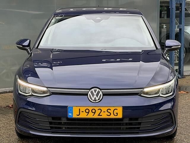 Occasion VW Golf VIII Life 131 PK (96 kW) 2020 Blauw Hatchback
