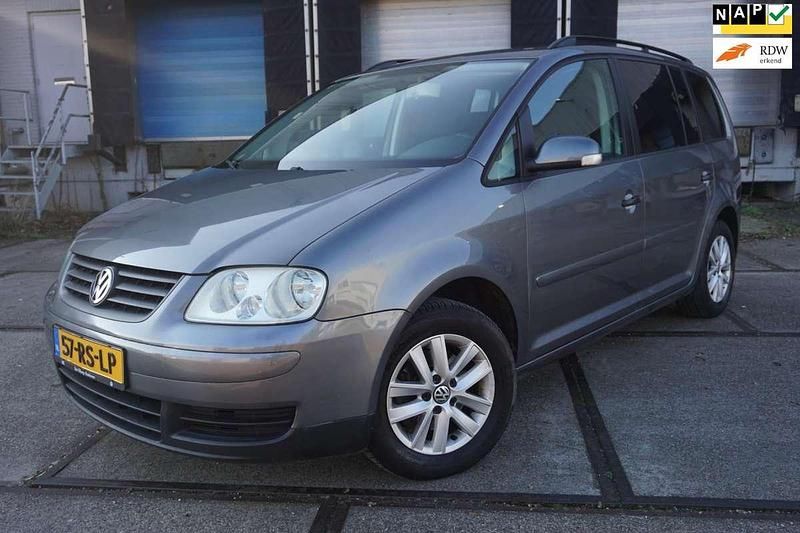 Grijs, metallic lak Gebruikt 2005 VW Touran Business MPV | € 2.295 (Eerlijke prijs) - Afbeelding 1/4