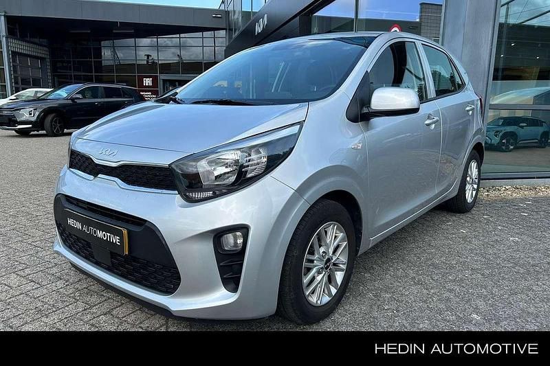 Grijs, metallic lak Gebruikt 2024 Kia Picanto Hatchback | € 17.495 (Iets duurder) - Afbeelding 1/3
