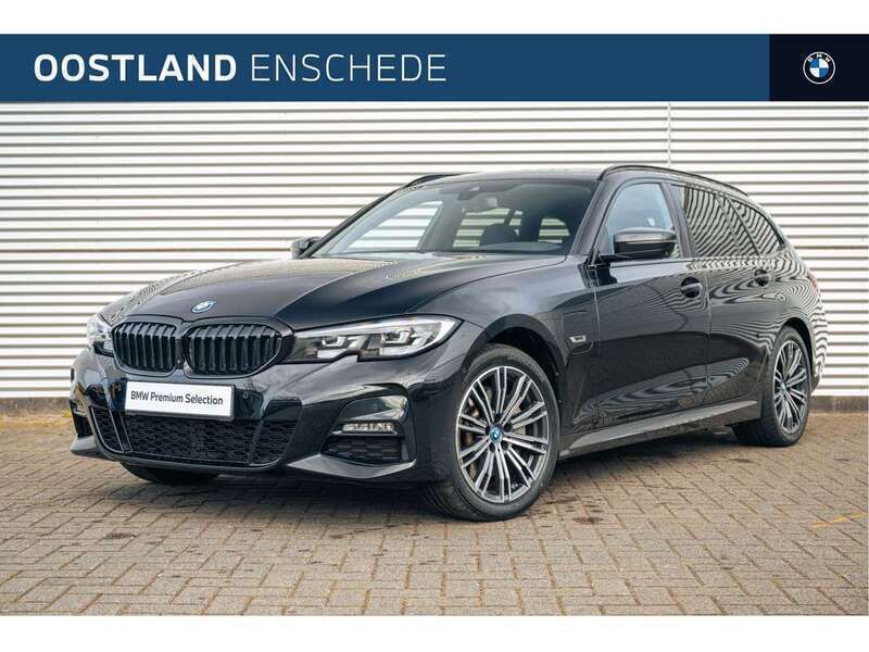 Zwart, metallic lak Gebruikt 2022 BMW 330 Executive Stationwagen | € 37.750 (Eerlijke prijs) - Afbeelding 1/4