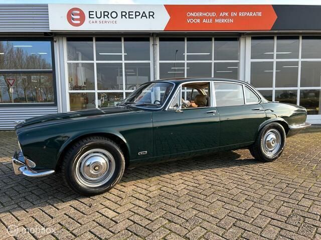 Groen Gebruikt 1972 Jaguar XJ6 Sedan | € 14.500 - Afbeelding 1/4