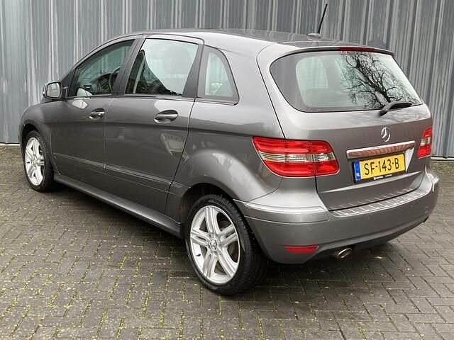 Occasion Mercedes B180 Business 116 PK (85 kW) 2011 Grijs (metallic) MPV