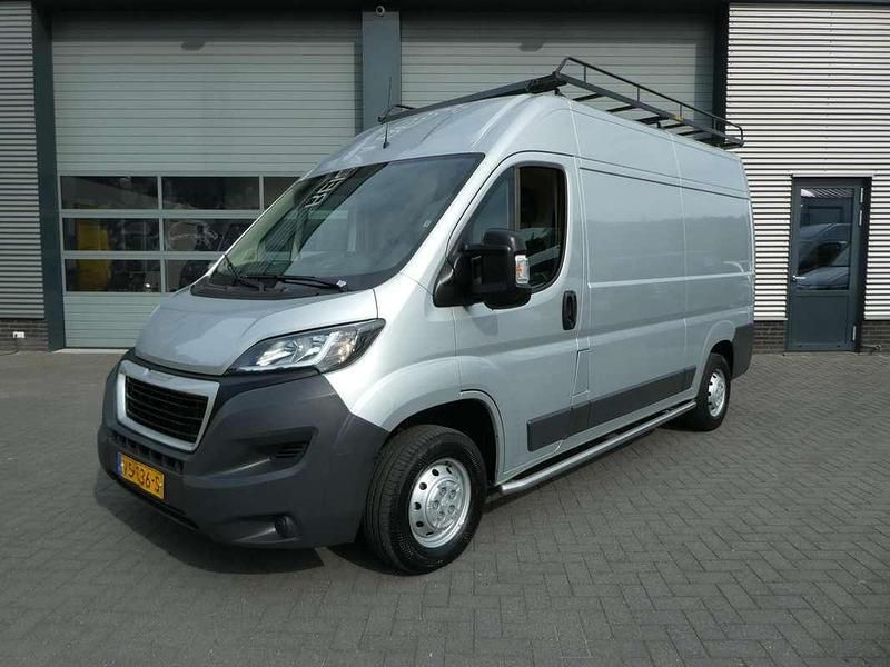Grijs Gebruikt 2015 Peugeot Boxer Van | € 10.750 (Eerlijke prijs) - Afbeelding 1/4