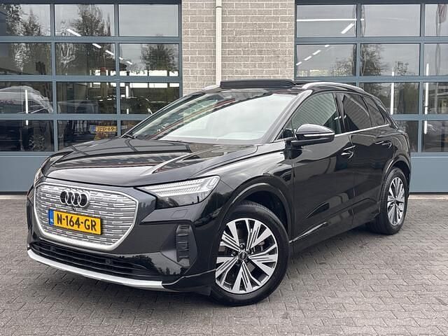 Zwart Gebruikt 2021 Audi Q4 e-tron Advanced Plus SUV | € 27.850 (Eerlijke prijs) - Afbeelding 1/4