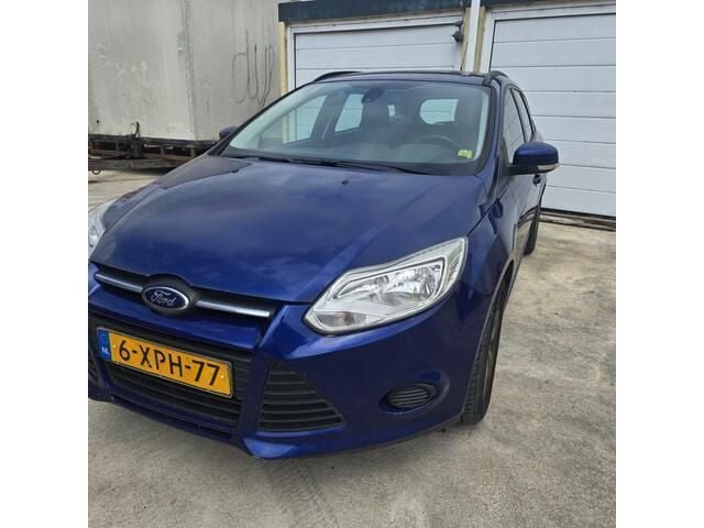 Blauw Gebruikt 2014 Ford Focus Stationwagen | € 3.250 (Goede deal) - Afbeelding 1/4