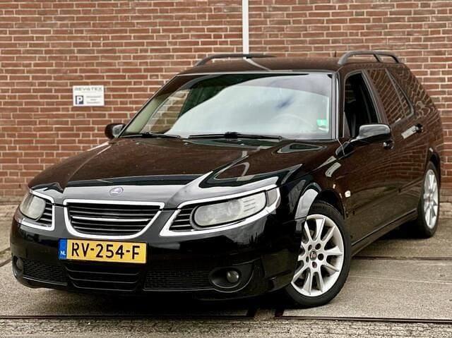 Zwart Gebruikt 2006 Saab 9-5 Stationwagen | € 2.950 (Eerlijke prijs) - Afbeelding 1/4