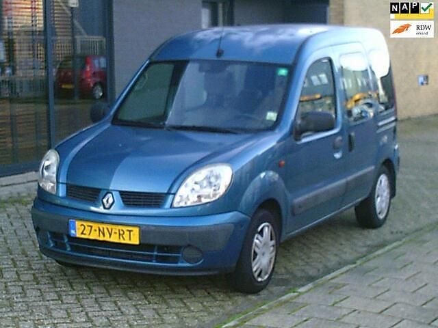 Blauw (metallic) Occasion 2004 Renault Kangoo Expression MPV | € 1.350 (Goede deal) - Afbeelding 1/4
