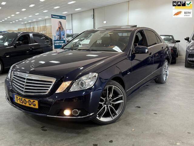 Blauw Gebruikt 2010 Mercedes E350 Elegance Sedan | € 13.949 (Eerlijke prijs) - Afbeelding 1/4