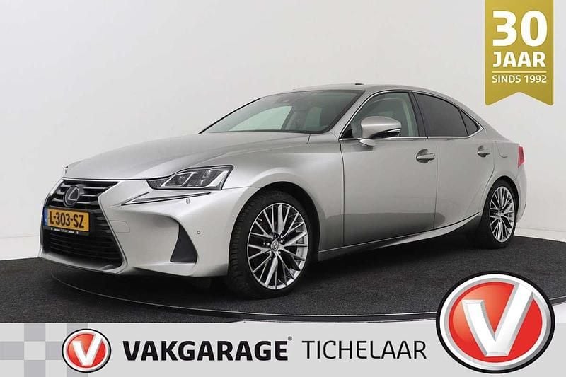 Occasion Lexus IS300h Luxury Line 223 PK (164 kW) 2019 Grijs Sedan