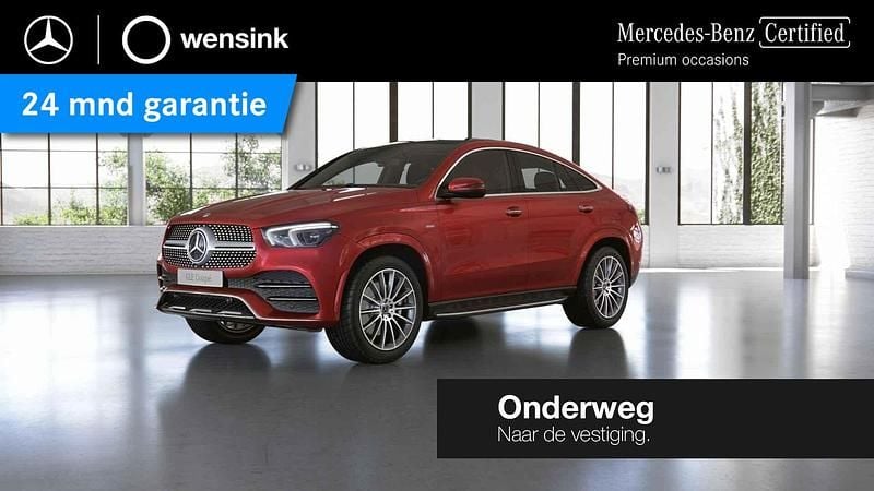 Rood (metallic) Gebruikt 2021 Mercedes GLE350 Premium Coupé | € 62.850 (Eerlijke prijs) - Afbeelding 1/4