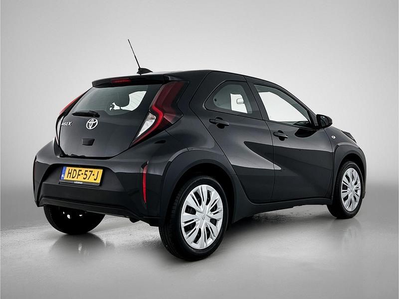 Occasion Toyota Aygo X Play 72 PK (52 kW) 2025 Zwart SUV