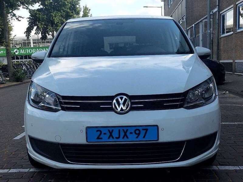 Wit Gebruikt 2014 VW Touran Comfortline MPV | € 4.600 (Eerlijke prijs) - Afbeelding 1/4