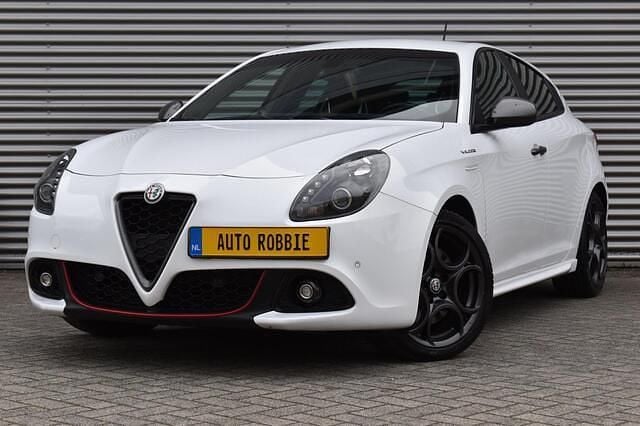 Wit Gebruikt 2017 Alfa Romeo Giulietta Veloce Hatchback | € 16.950 (Goede deal) - Afbeelding 1/3