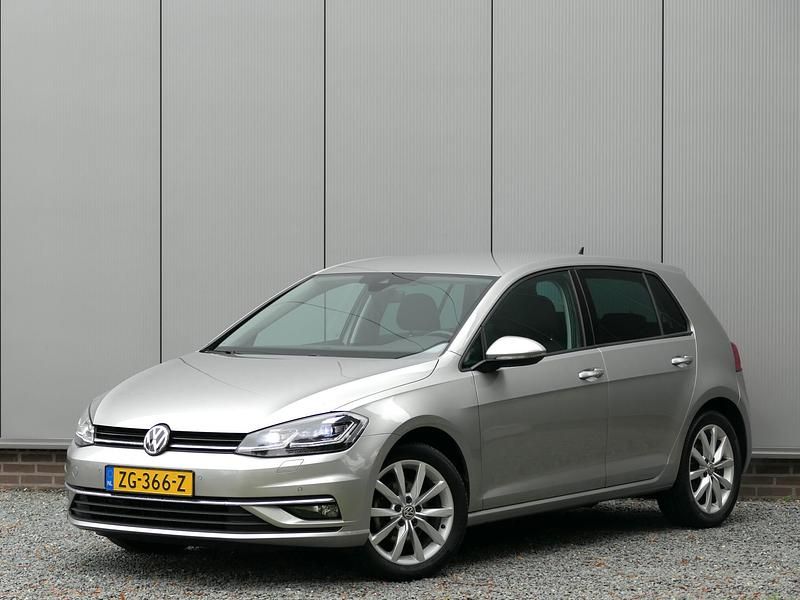 Grijs Gebruikt 2018 VW Golf VII Highline Hatchback | € 14.999 (Super prijs) - Afbeelding 1/4