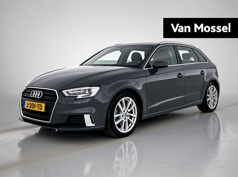 Grijs Gebruikt 2020 Audi A3 Sportback Sport Hatchback | € 23.240 (Goede deal) - Afbeelding 1/4