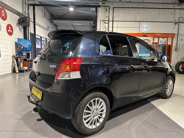 Occasion Toyota Yaris 101 PK (74 kW) 2009 Zwart Hatchback