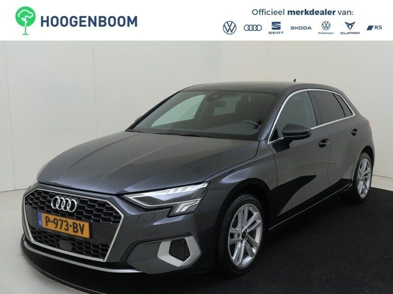 Grijs Gebruikt 2022 Audi A3 Sportback Advanced Hatchback | € 25.950 (Eerlijke prijs) - Afbeelding 1/4