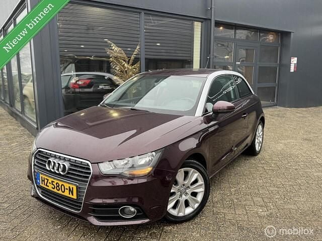 Paars Gebruikt 2011 Audi A1 Ambition Hatchback | € 4.950 (Goede deal) - Afbeelding 1/4