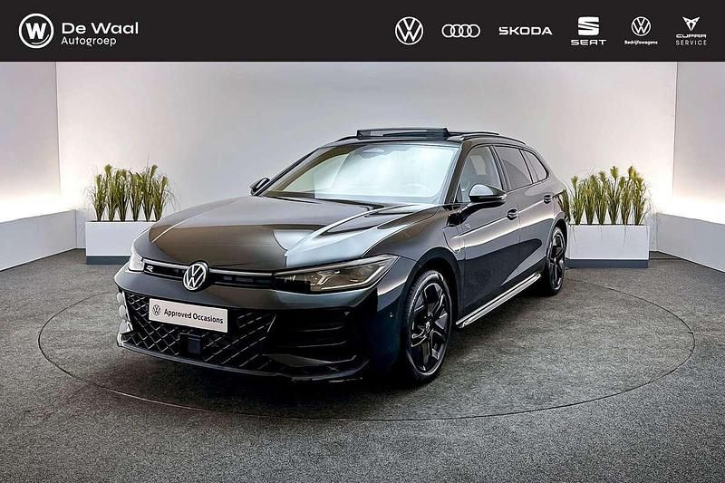 Zwart Occasion 2025 VW Passat Business Stationwagen | € 49.900 (Eerlijke prijs) - Afbeelding 1/3