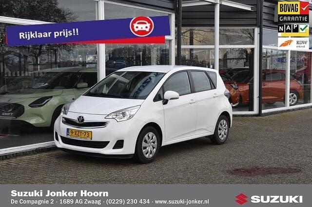 Wit Gebruikt 2014 Toyota Verso-S MPV | € 12.444 (Eerlijke prijs) - Afbeelding 1/4
