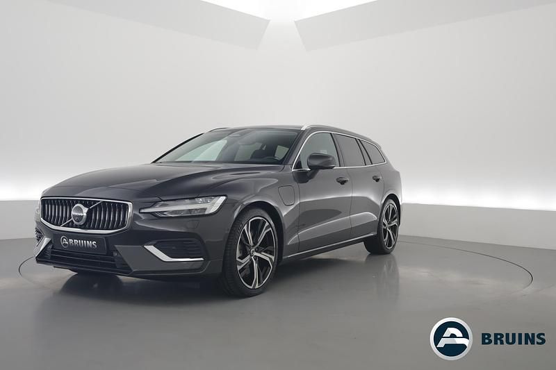 Grijs Gebruikt 2024 Volvo V60 Plus Stationwagen | € 47.900 (Iets duurder) - Afbeelding 1/4