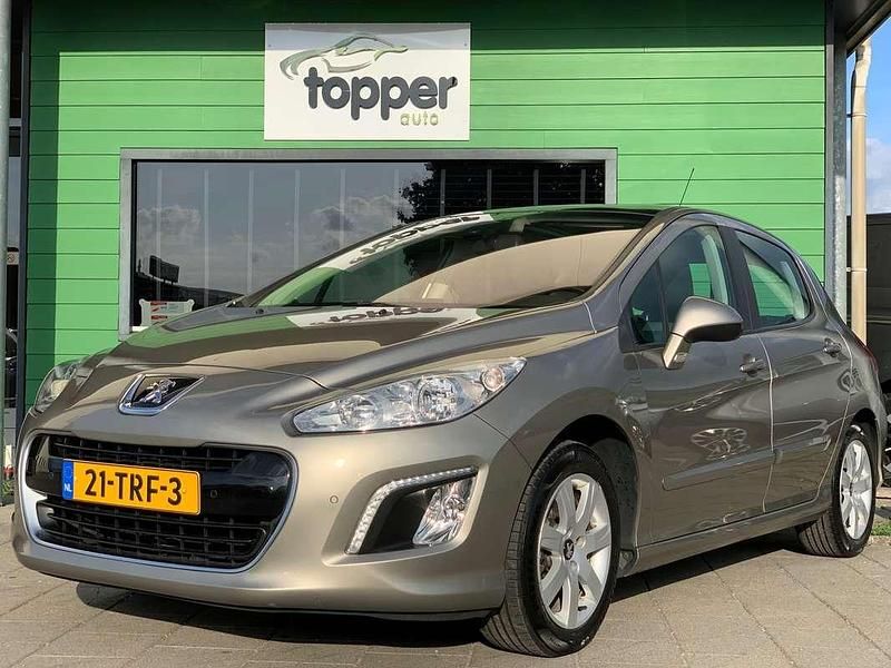 Grijs Gebruikt 2012 Peugeot 308 Active Hatchback | € 4.445 (Eerlijke prijs) - Afbeelding 1/4