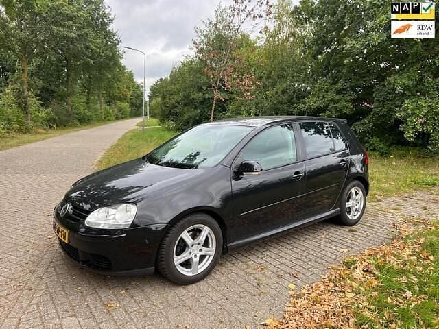 Zwart Gebruikt 2008 VW Golf VI Hatchback | € 3.100 (Eerlijke prijs) - Afbeelding 1/4