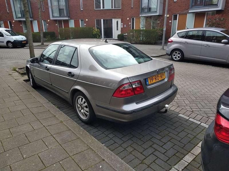 Grijs Occasion 2005 Saab 9-5 Linear Sedan | € 3.750 (Eerlijke prijs) - Afbeelding 1/4