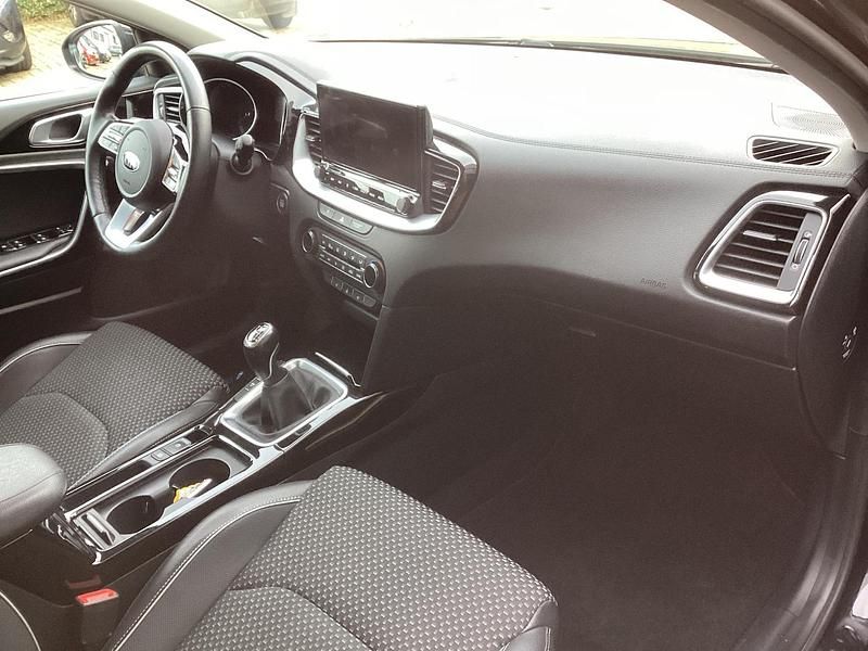 Occasion Kia Ceed 2020 Zwart Hatchback