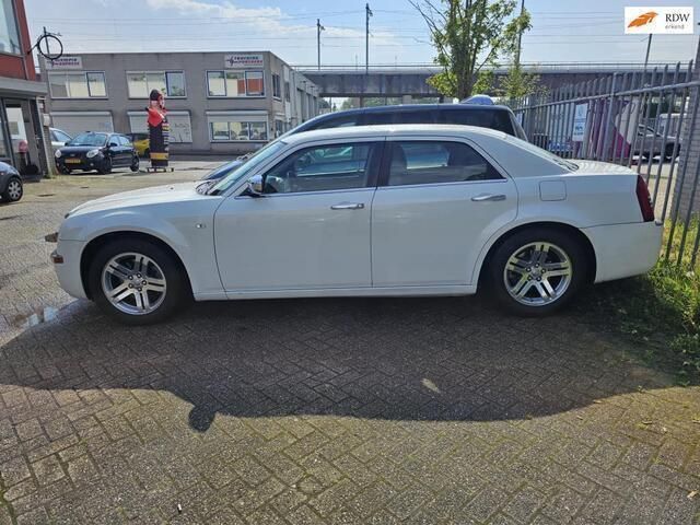 Wit Gebruikt 2006 Chrysler 300C Sedan | € 5.400 (Goede deal) - Afbeelding 1/4