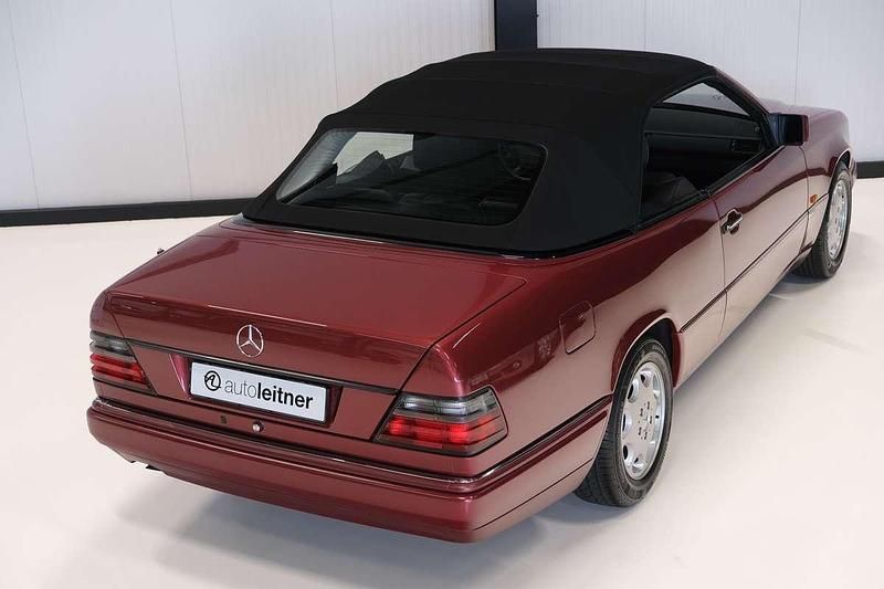 Occasion Mercedes E220 Sportline 150 PK (110 kW) 1995 Rood Cabriolet