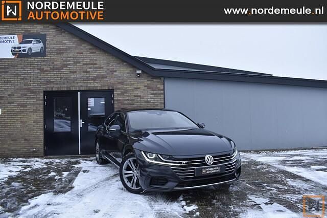 Grijs Occasion 2019 VW Arteon Business Hatchback | € 16.900 (Iets duurder) - Afbeelding 1/4