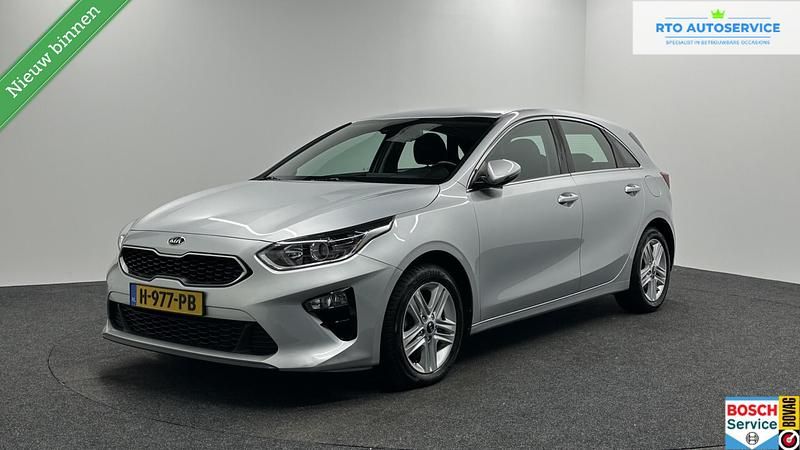 Grijs Gebruikt 2020 Kia Ceed Hatchback | € 999.999 - Afbeelding 1/4