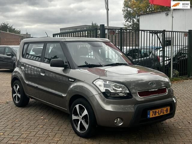 Grijs Gebruikt 2010 Kia Soul SUV | € 4.749 (Eerlijke prijs) - Afbeelding 1/4