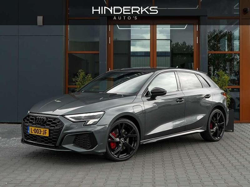 Grijs Gebruikt 2021 Audi A3 Sportback e-tron S-Line Hatchback | € 33.995 (Duur) - Afbeelding 1/4