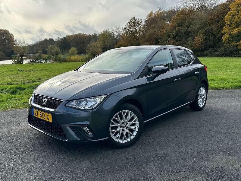 Grijs Gebruikt 2019 Seat Ibiza Business Hatchback | € 10.750 (Eerlijke prijs) - Afbeelding 1/4
