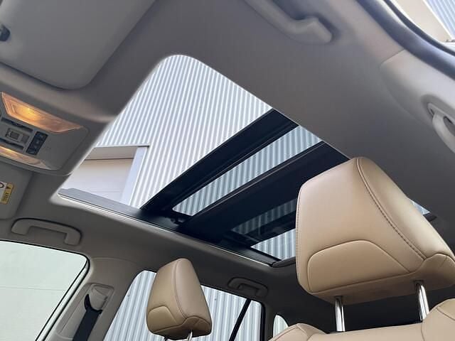 Wit Gebruikt 2021 Toyota RAV4 Executive SUV | € 37.950 (Eerlijke prijs) - Afbeelding 1/2