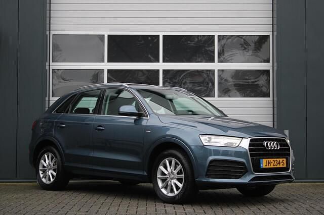 Blauw Gebruikt 2016 Audi Q3 S-Line SUV | € 15.999 (Eerlijke prijs) - Afbeelding 1/4