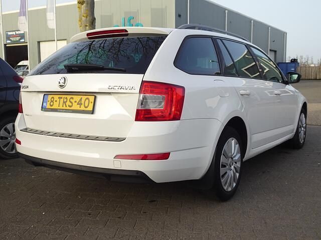 Occasion Skoda Octavia Ambition 105 PK (77 kW) 2014 Wit Hatchback