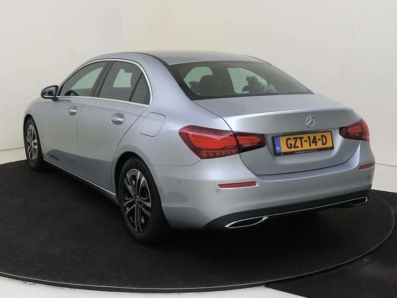 Occasion Mercedes A180 Luxury 136 PK (100 kW) 2024 Zilver Sedan