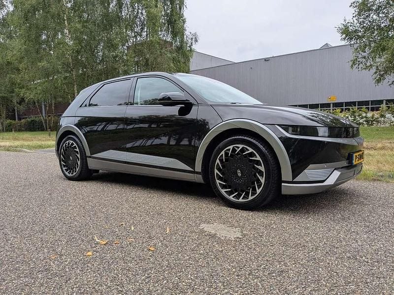 Zwart Gebruikt 2021 Hyundai Ioniq 5 SUV | € 24.999 (Goede deal) - Afbeelding 1/4