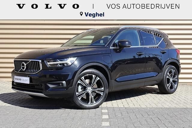 Zwart Gebruikt 2021 Volvo XC40 Inscription SUV | € 32.950 (Eerlijke prijs) - Afbeelding 1/4