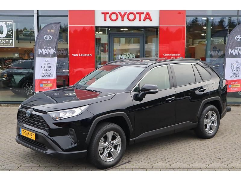 Zwart Occasion 2023 Toyota RAV4 SUV | € 36.400 (Super prijs) - Afbeelding 1/4
