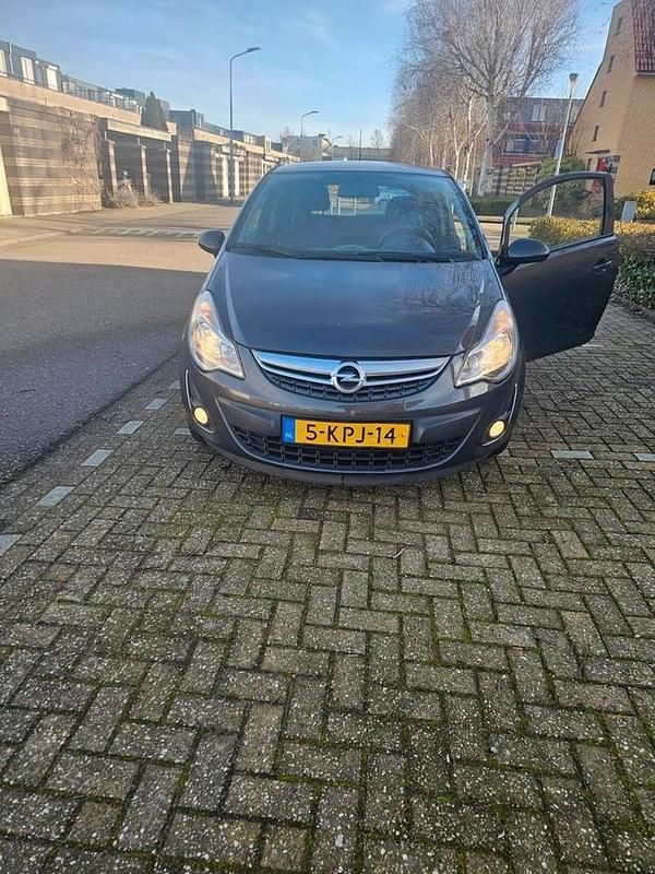 Occasion 2013 Opel Corsa Hatchback | € 3.150 (Goede deal) - Afbeelding 1/4