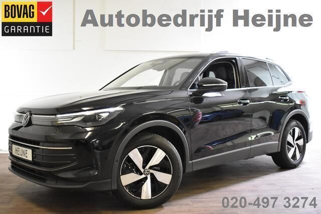 Zwart Gebruikt 2024 VW Tiguan Edition SUV | € 42.745 (Goede deal) - Afbeelding 1/4