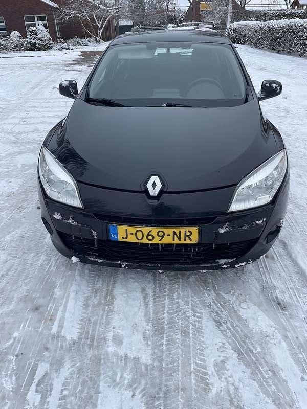 Gebruikt 2011 Renault Mégane Authentique Sedan | € 3.500 (Eerlijke prijs) - Afbeelding 1/4