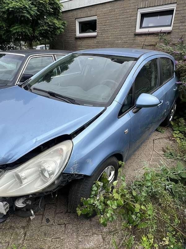 Blauw Gebruikt 2013 Opel Corsa S MPV | € 1.750 (Goede deal) - Afbeelding 1/4